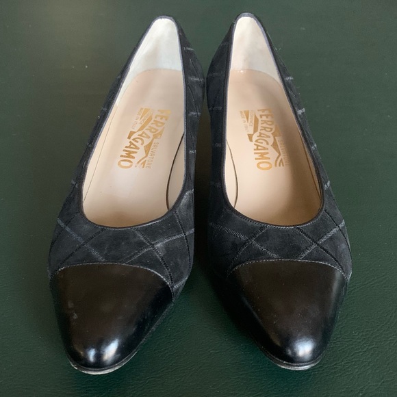 Salvatore Ferragamo Matelasse Navy Blue Quilted Suede Cap Toe Low Heel Pump 7.5 - Picture 15 of 16